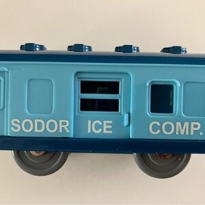 Thomas Trackmaster Blue "Sodor Ice Car Co."  Toy Train Car   HiT Toy  2006